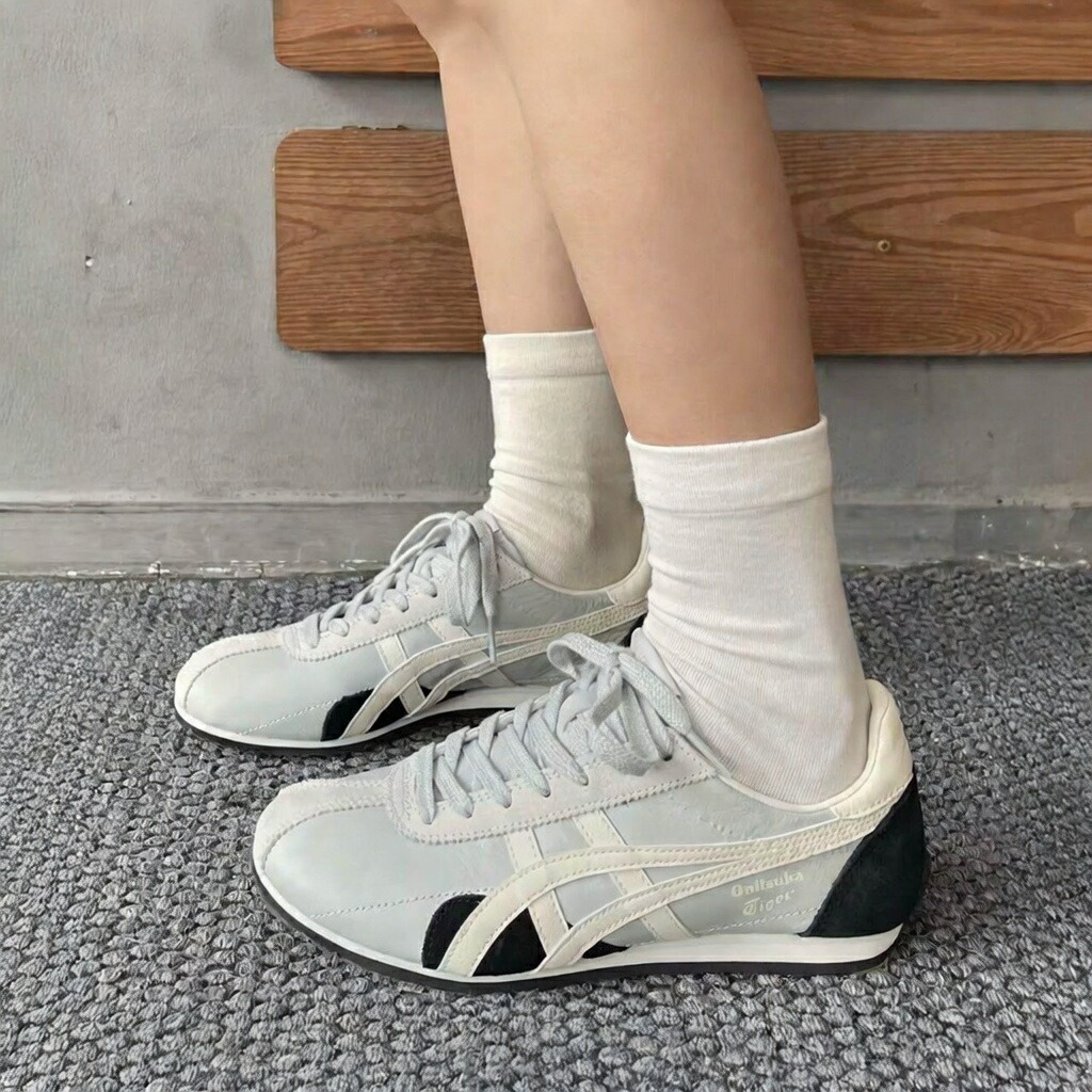日本未入荷 Onitsuka Tiger Runspark オニツカタイガー 幽客ぴかぴか光る グレーホワイトブラック 男女兼用スニーカー 未発売スニーカー 1183B480-022