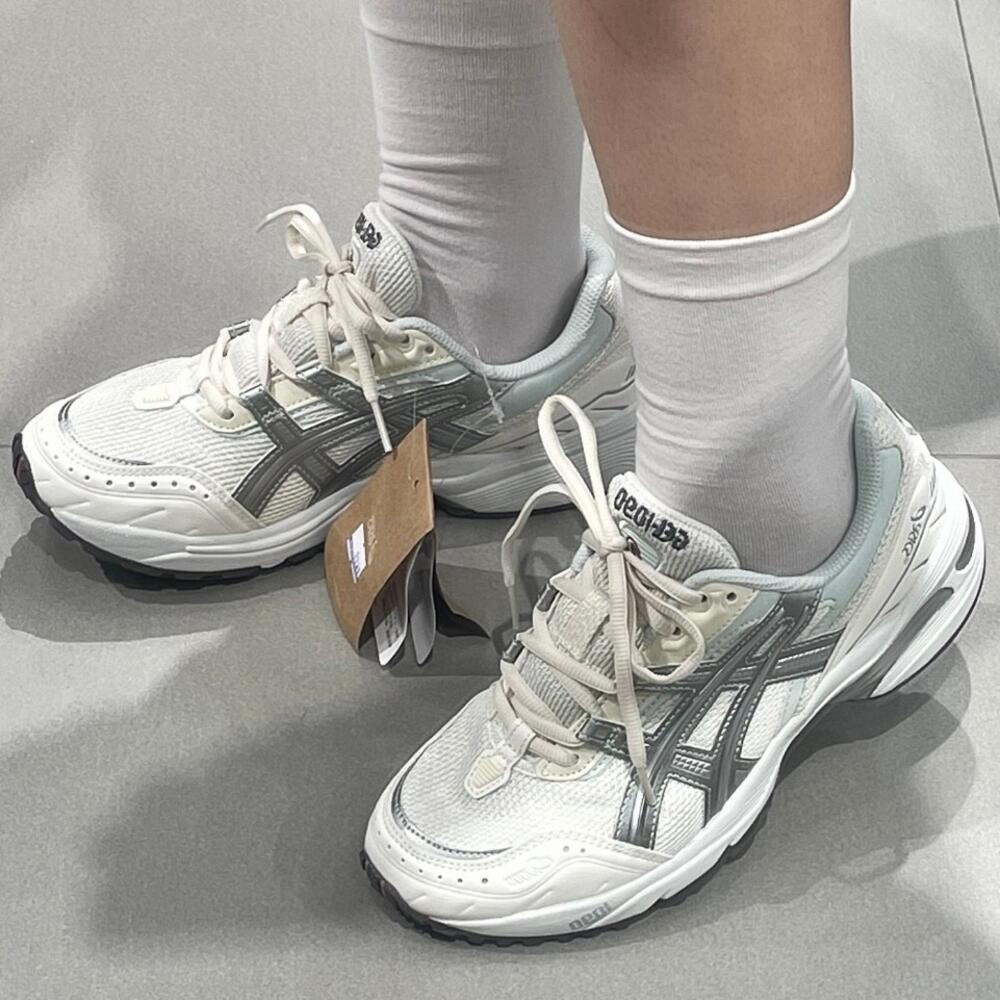 日本未入荷 Asics Gel 1090 Silver Beige アシックス 先だつもの1090 しろがね色 男女兼用スニーカー 1203A243-104