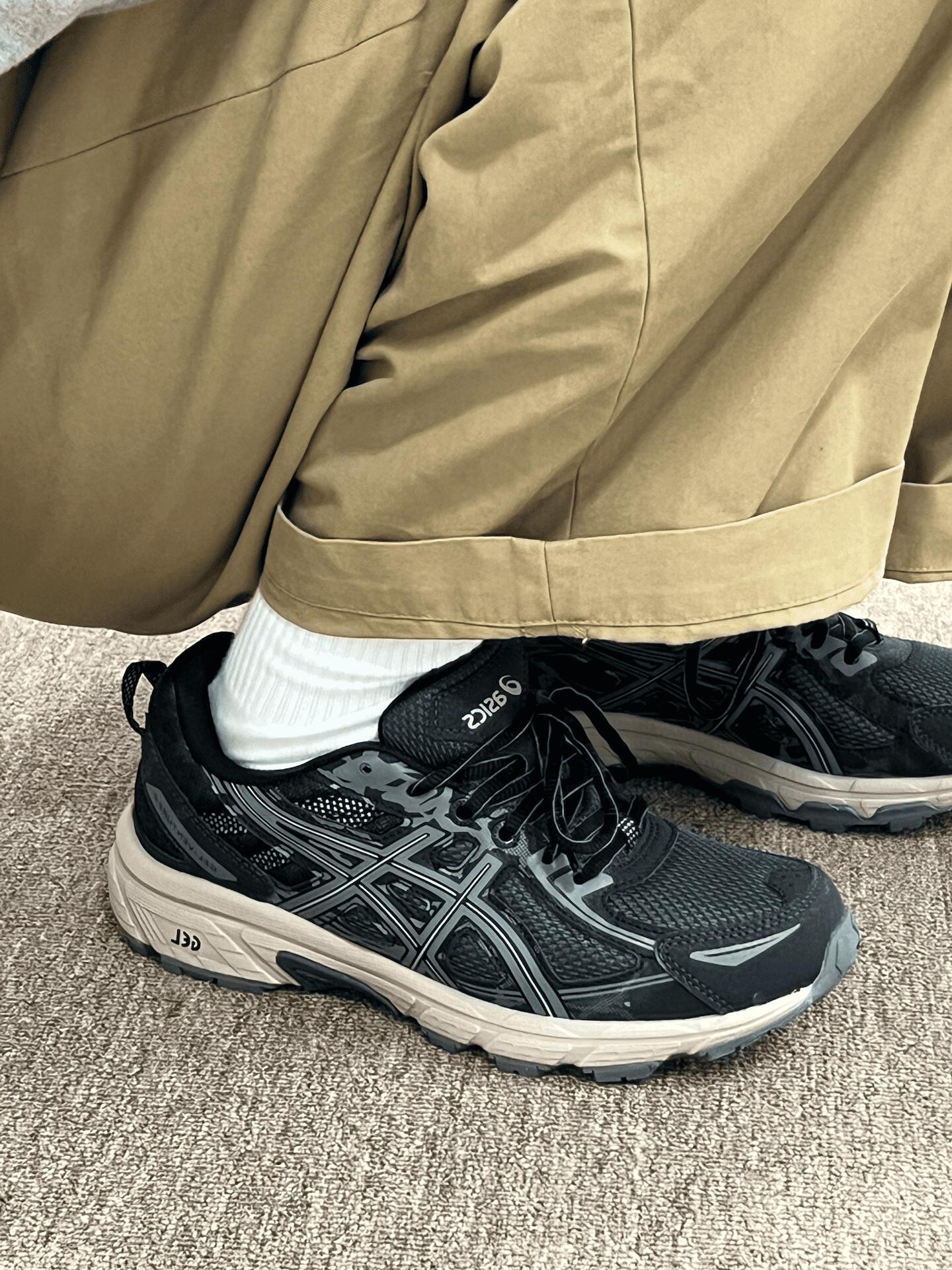 日本未入荷 ASICS Gel-Venture 6 アシックス ゲルベンチャー6 ダークグレー タン 男女兼用スニーカー ランニングシューズ 1011B550-002|jelly