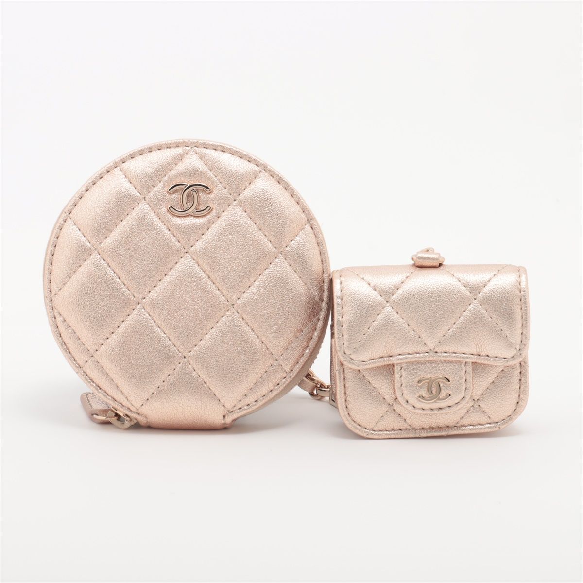 【中古】シャネル マトラッセ 子ヒツジひと肌 エアポッズケース ゴールド ゴールド金具 手当たり次第 コインケース イヤーギフト2024