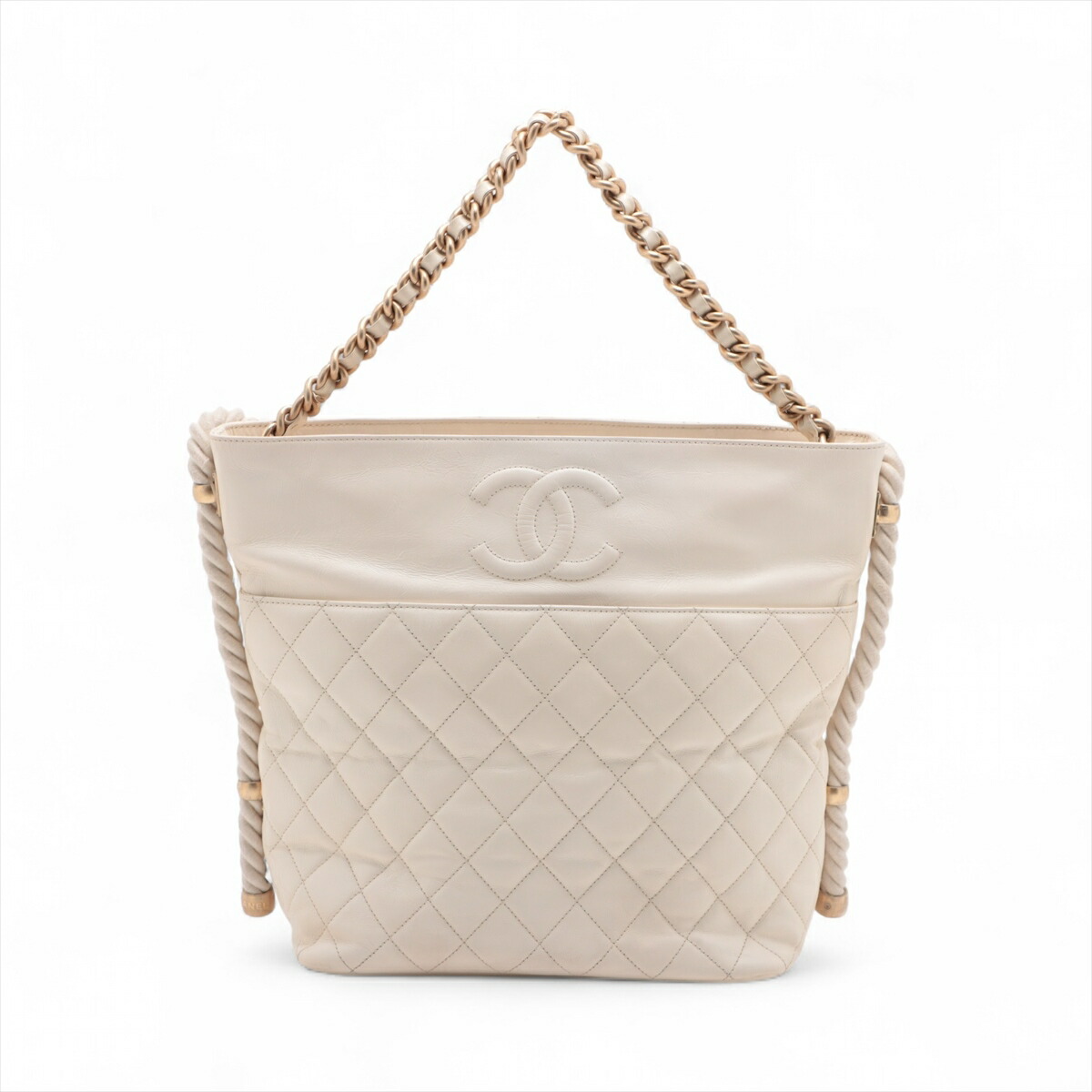 美品☆　シャネル19　マトラッセ　ショルダーバッグ　2way　白　28番台 CHANEL （未使用 展示品）シャネル 19 ココマーク マトラッセ