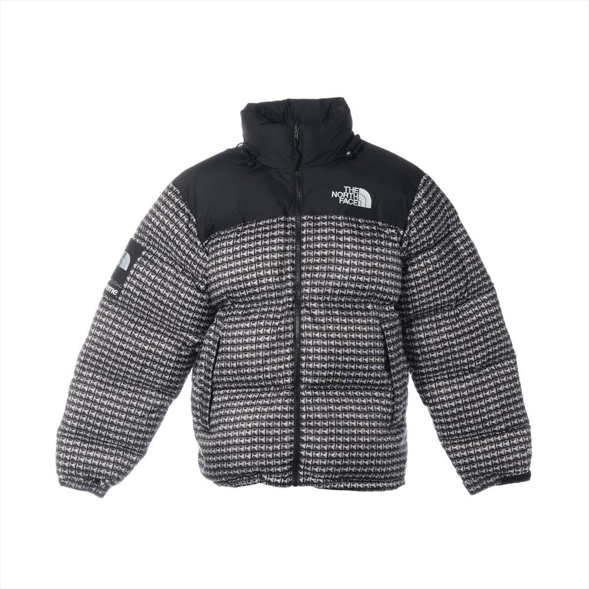 【中古】シュプリーム×北の方人間の顔 21SS ナイロン 落ちこむ上衣 L メンズ 黒いこと×白いこと  ND42100I Studded Nuptse Jacket スタッズ柄 ボンネット納める