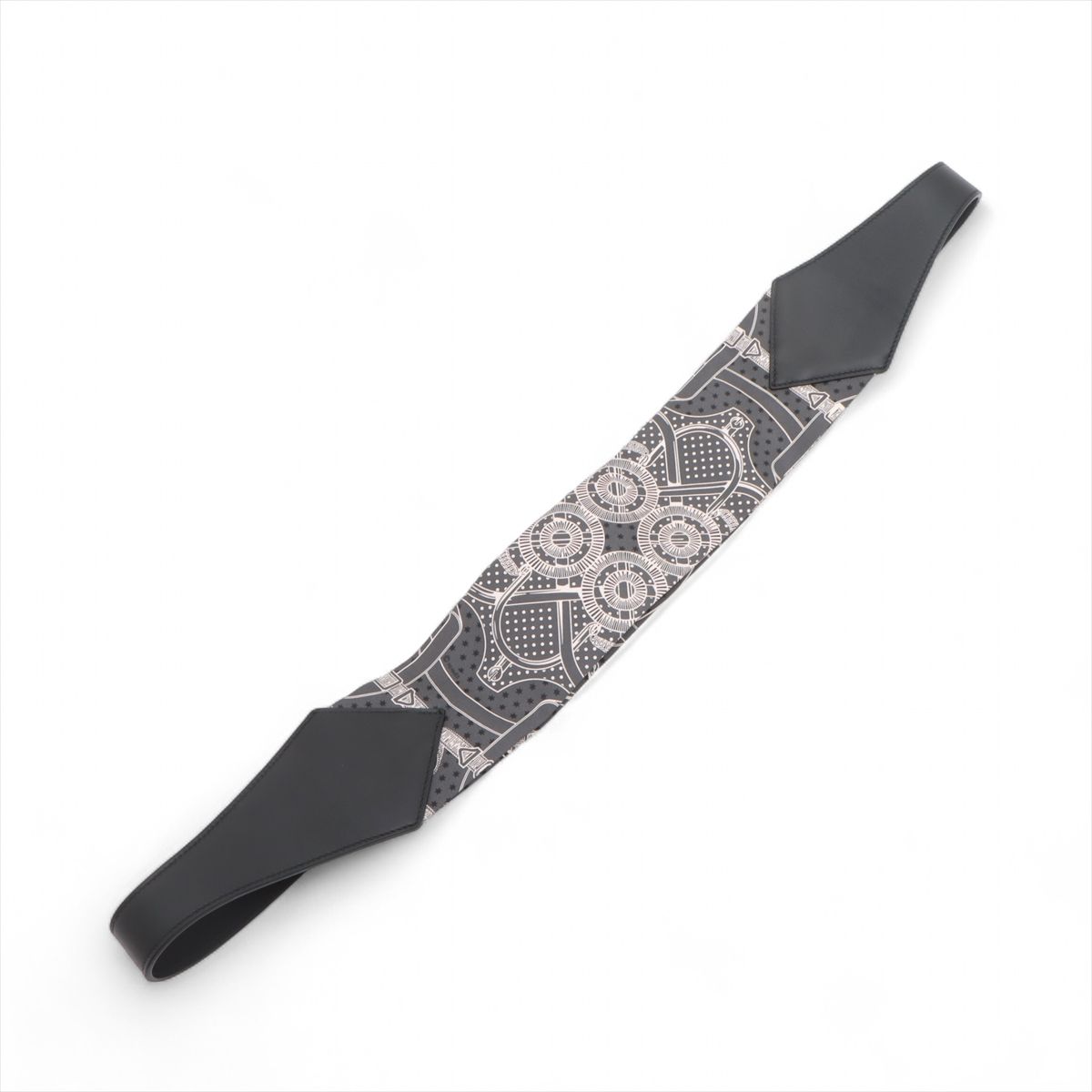 【中古】エルメス バナシルク ヴォースイフト×地絹 黒いこと×グリミスティ しろがね色金具 目じるし曖昧模糊たる