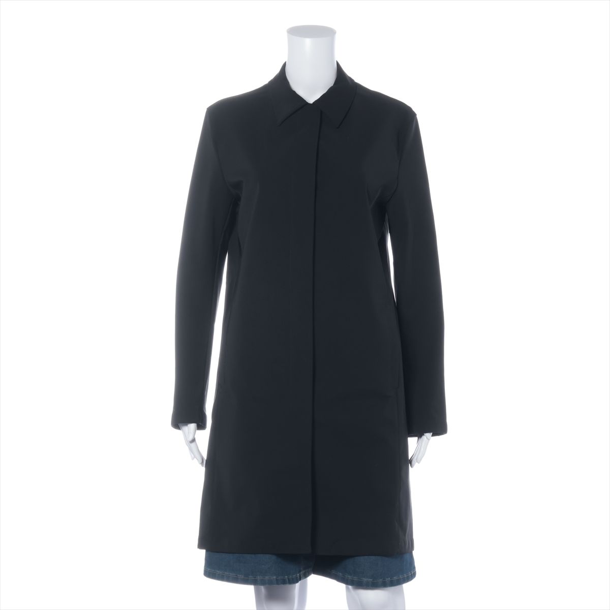【中古】プラダ ナイロン 厚地の外套 42 レディース 黒いこと  シミ有