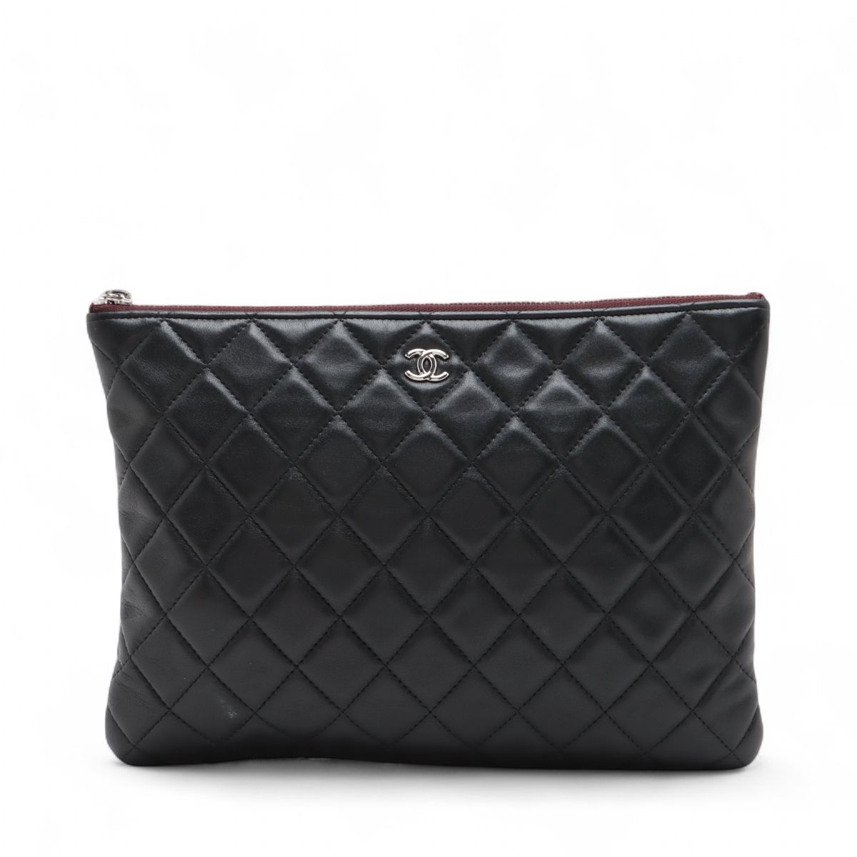 【中古】シャネル マトラッセ ラムスキン クラッチバッグ ブラック シルバー金具 31番台