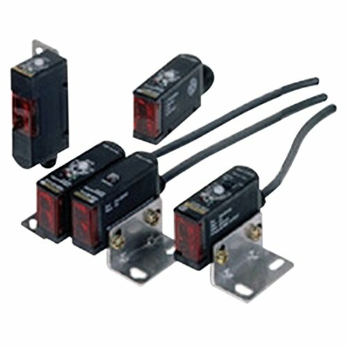 オムロン(OMRON) アンプ内蔵光電センサ(中型) E3S-AD11 2M