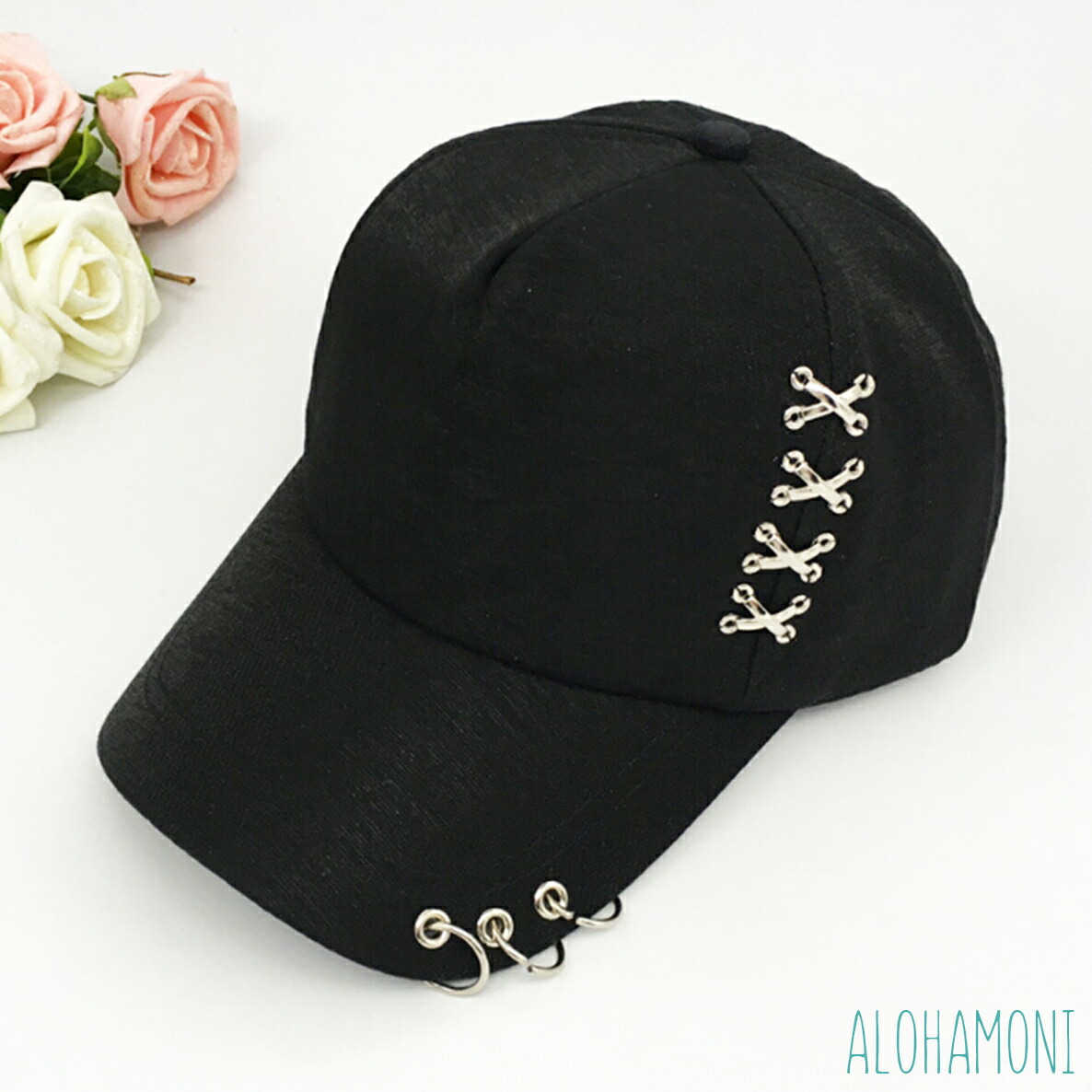 楽天市場 ブラック 3連リング 4連エンブレム キャップ ピアス リング付き ピアス 帽子 男女兼用 黒 韓国 オルチャン Bts 防弾少年団 ジミン テテ スタイル シンプル スタイリッシュ インパクト抜群 レディース メンズ 男女兼用 ユニセックス Alohamoni 海外輸入