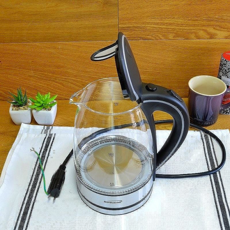 Black 1.7-Liter Brentwood Appliances KT-1900BK Tempered Glass Tea Kettles