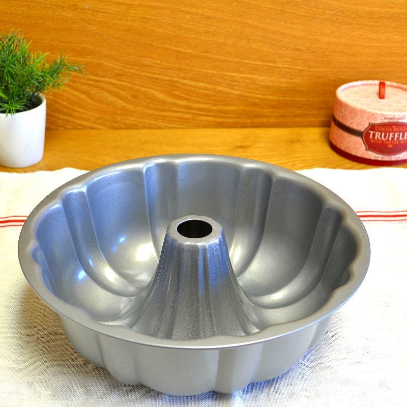 カルファロン バント西洋菓子型 25糎 Calphalon Nonstick Bakeware Crown Bundt Form Pan Gray BW6110