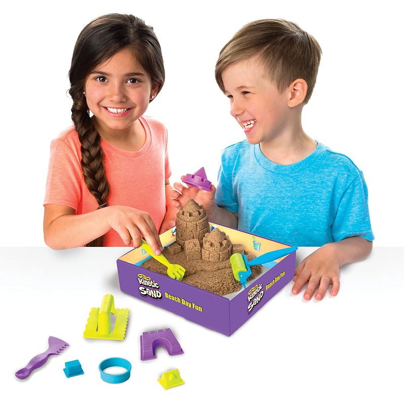 おお座敷で砂遊び 神通力砂子 340g お城 手あそび ちびっ子 3歳以上 Kinetic Sand, Beach Day Fun Playset with Castle Molds, Tools, and 12 薬局衡オンス. of Kinetic Sand for Ages 3 and Up