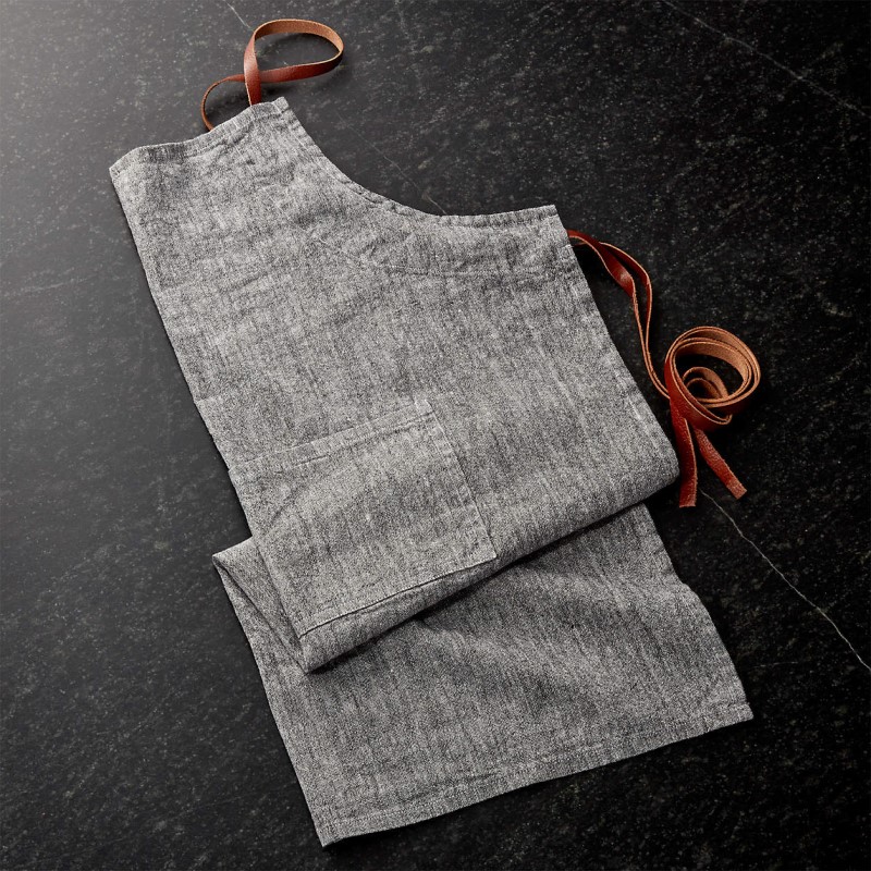 エプロン 本革 ストラップ 限定モデル Crate and Barrel Chambray Grey Apron with Pocket