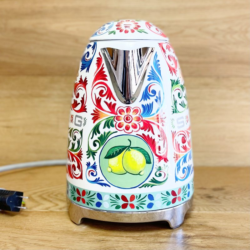 スメッグ ドルチェ＆ガッバーナ 灯し火湯沸かし 1.7L イタリア共和国 Sicily Is My Love 寄せあわせ Dolce and Gabbana x Smeg Electric Kettle,\