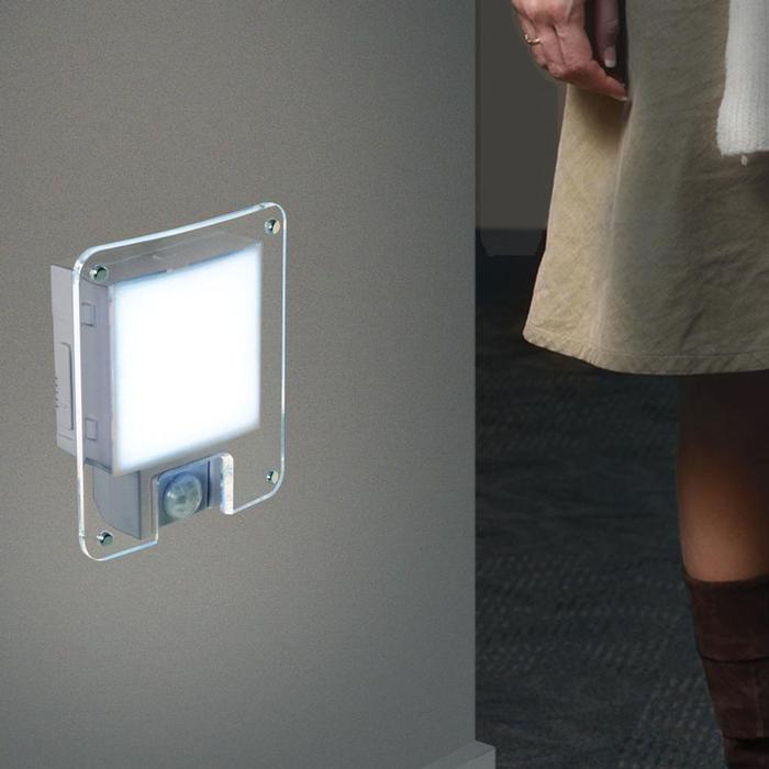 センサーライト ZenLight Motion-Sensitive LED Light|アルファエスパス米国店