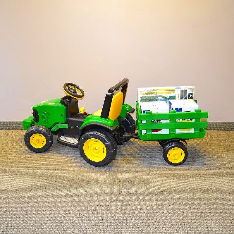 peg perego john deere farm power tractor with trailer
