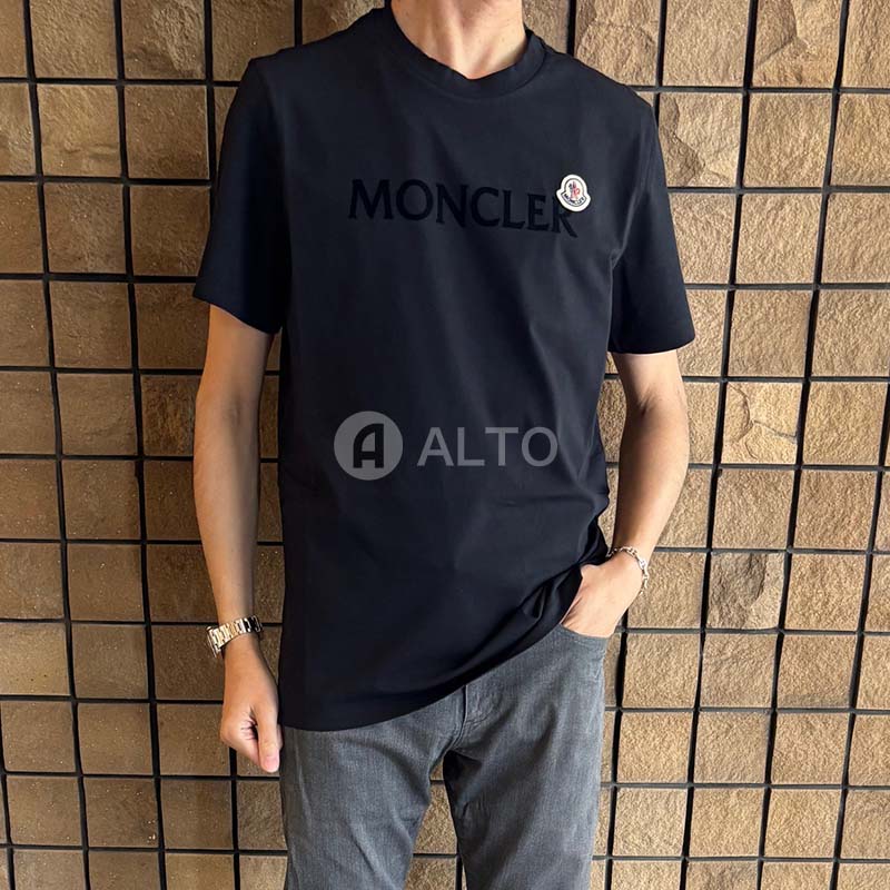 パリ直営店買付!【MONCLER】カレッジスタイルロゴTシャツ☆２色 モンクレール】2025年春夏のおすすめ新作Tシャツ 8選【BUYMA】