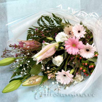送料無料！お供え　ピンク系の季節の花のブーケ（花束）クイックお届け 【対応】【_土曜営業】【楽ギフ_包装】【楽ギフ_メッセ入力】【楽ギフ_名入れ】【お供え 供花 お盆 彼岸】【YDKG】【SMTB】【お花の宅配：翌日配達：通販】