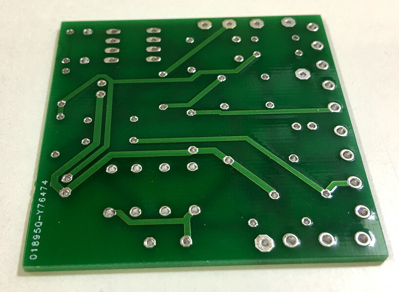 エフェクター自作用パーツ盛り合わせ1kgくらい。