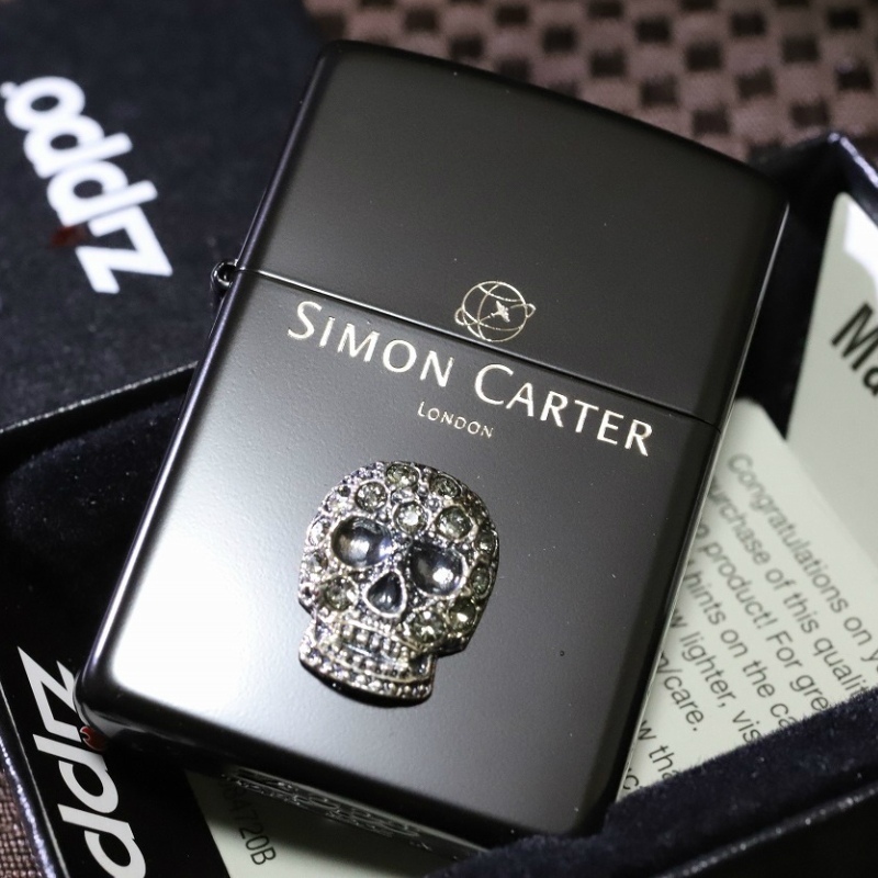 デザイナーzippo スカルスワロフスキー サイモンカーター Carter Simon 喫煙具 ブラック デザインの美しいジッポ つや消し サイモンカーター ブラック ジッポ 人気 送料無料 ブランド 黒 髑髏 ドクロ かっこいい 雑貨屋 Amaterasu