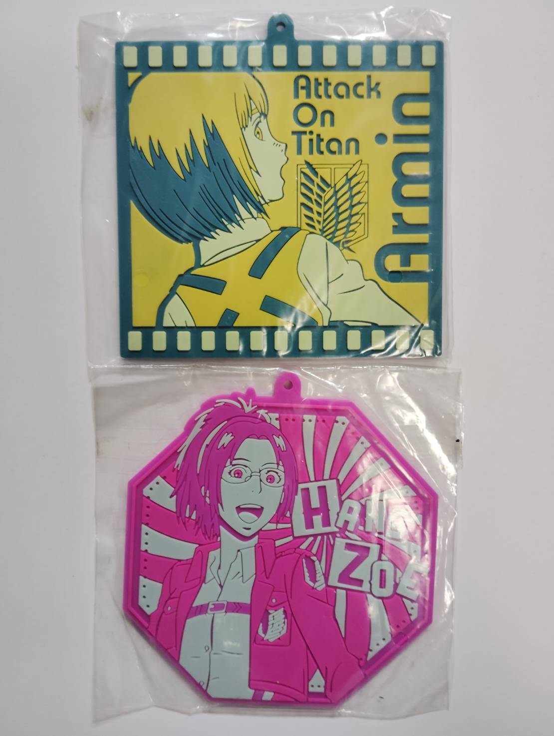進撃の巨人　アルミン＆ハンジ　ラバーコースターセット※日時時間指定不可の商品です画像