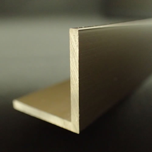【法人制限事項】 等辺一角 軽銀一角 3.0×40×40×4000粍 ブロンズ 軽銀思切り 薄一角 端っこかばい立て 軽銀型材 軽銀形材 軽銀建材 軽銀汎用 軽銀材 軽銀 アムキャン amcan