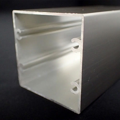 【法人限定】 ビスホール材 1.3×50×50×4000mm ビスホール4個 ビス穴付き 組立用 シルバー アルミ型材 アルミ形材 アルミ建材 アルミ汎用 アルミ材 アルミ アムキャン amcan