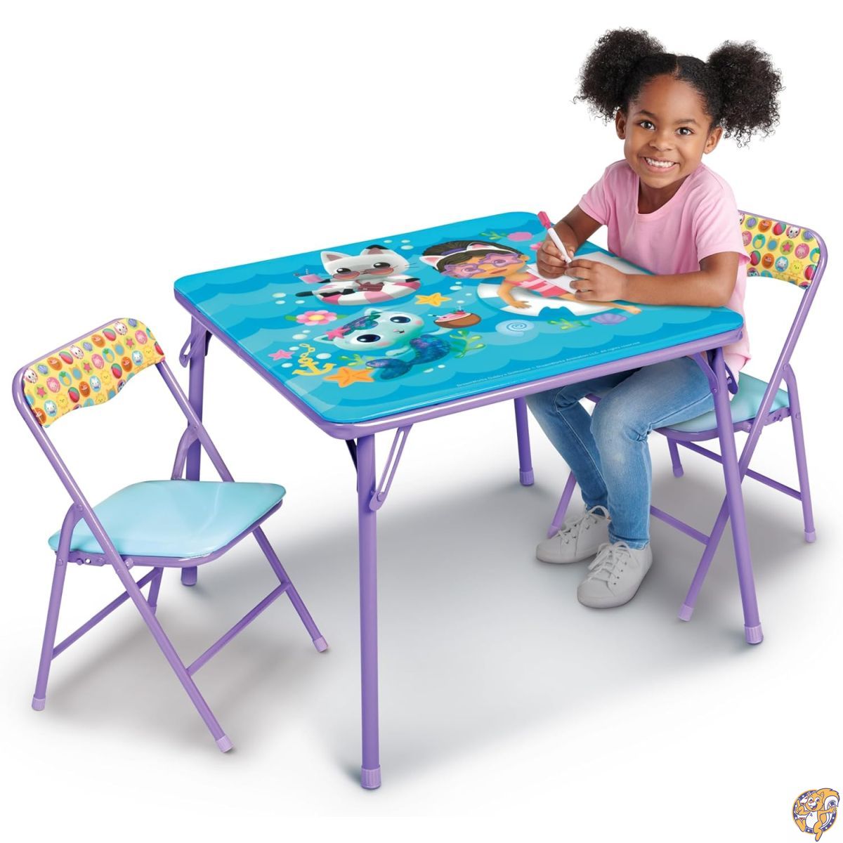 【20日最大4000円クーポン】Gabby's Doll House Girls Folding Table & Chairs Set for Kids and Toddlers 36 Months Up To 7 years, Includes: 1 (36"L x 24"W 20"H), 2 (13"L 13.5"W 21"H) Weight Limit: 70 lb|アメリカグッドバイブス
