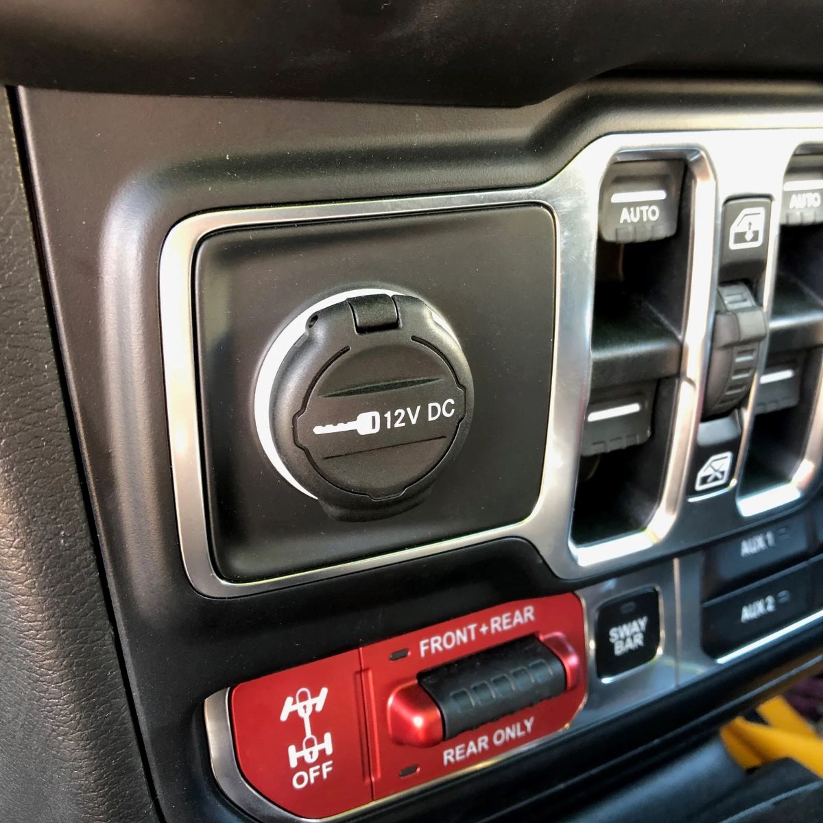 楽天市場】MOPAR Jeep純正 シルバー ボンネット フードラッチ (JL/JT