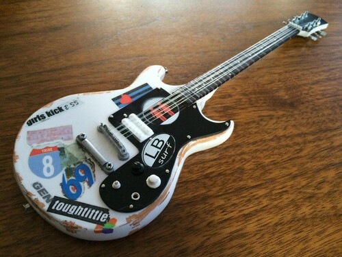 【新品】JOAN JETT MELODY MAKER GIRLS KICK ASS MINI GUITAR｜あめりかん・ぱい