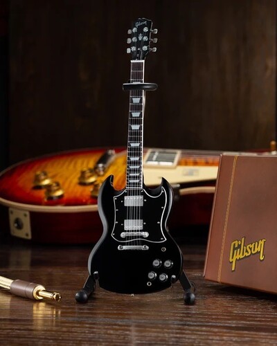 【新品】Axe Heaven Gibson SG Standard Ebony 1:4 Scale Mini Electric Guitar Model GG-221AH【F2025/6/1発売】(ミニチュアギター )