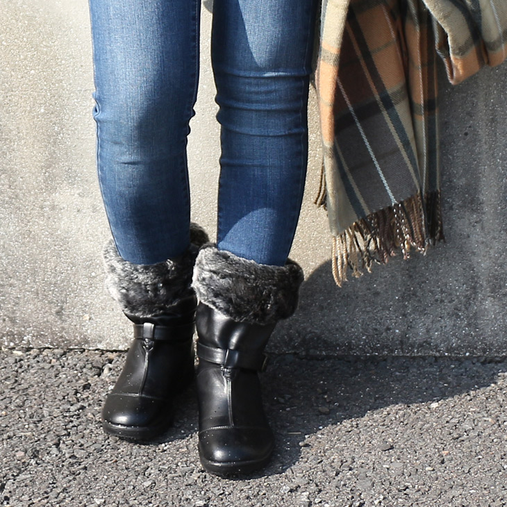 楽天市場 防水設計 冬底仕様ショートブーツ アミアミ レディース フラットふわふわ 秋冬 防水 防寒 ショートブーツ レディース ファー 雪用 防水ブーツ 防寒 滑らない スノーブーツ ワイズ3e レインブーツ全7色 アミアミ Amiami