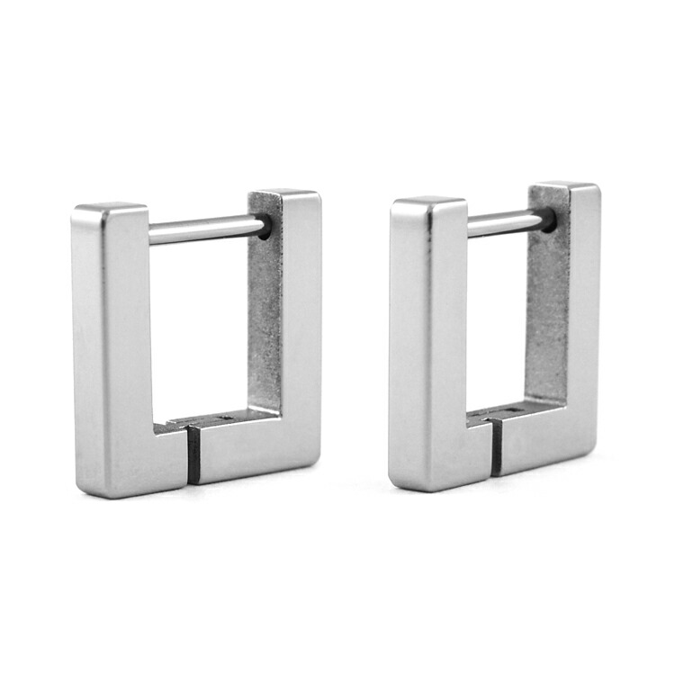 楽天市場】スリーアングルチタンピアス(1ペア)[E0091-XX] : チタン