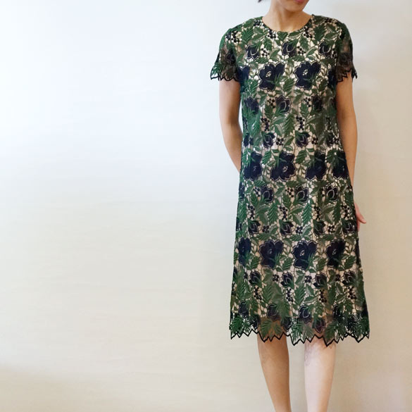 楽天市場 Dress Apt ドレスアプト バラ柄レース生地 ワンピース As007 送料無料 代引手数料無料 シンプル 花柄 入学式 卒業式 膝丈 ひざ丈 楽ギフ 包装 アンプルール ｖｅｒｙ店