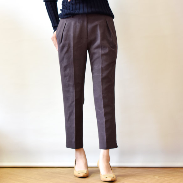 support surface サポートサーフェス　モアレ生地 ワンタック クロップドパンツ(ss010) 26,400円
