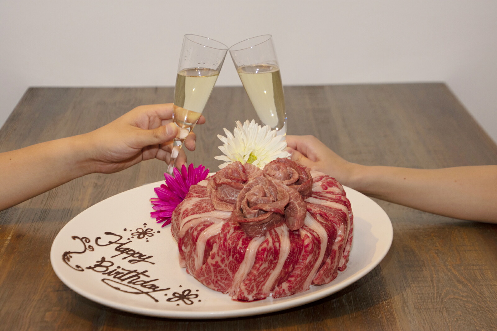 60％OFF】 【】2020年最新お肉ギフト【黒毛和牛の肉ケーキ】お中元やに見たことのないものを贈りませんか？ 黒毛和牛 600g ギフト ギフト対応  ご贈答 冷凍 焼肉 最高級 一頭買い 和牛 極上牛：Gift to you 格安 -sicemingenieros.com