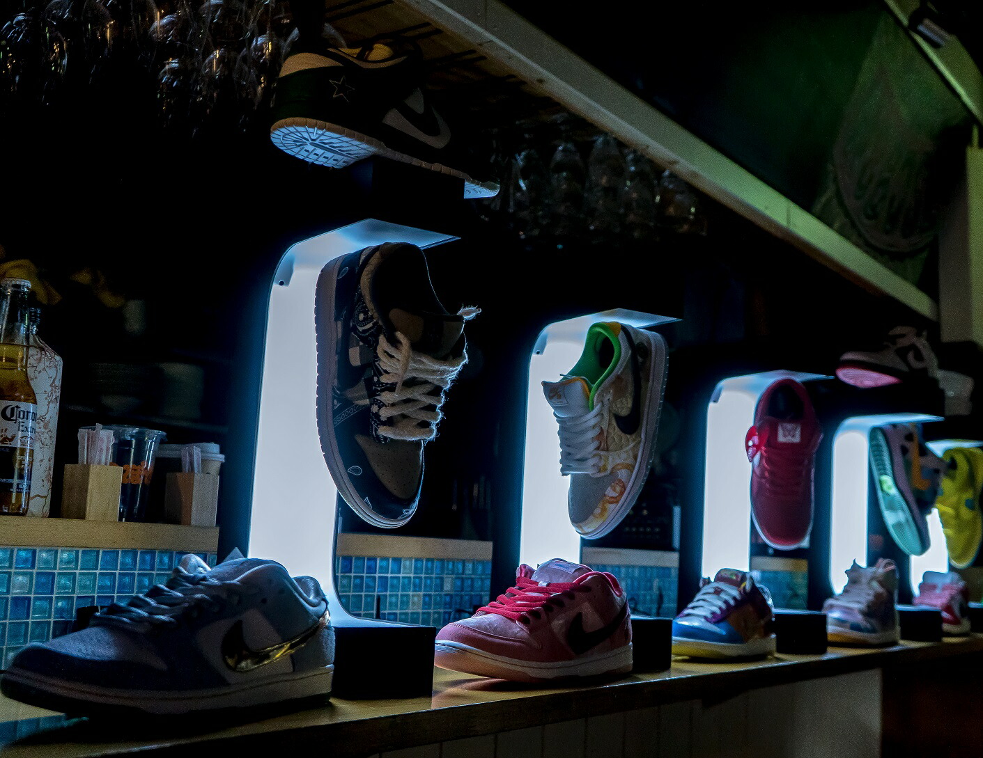 FlyShoes スニーカーディスプレイ | www.aimeeferre.com