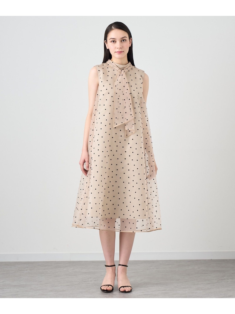SUMMER OFFICE WEAR｜冷やりとしたに整う、夏の通い表現スタイル