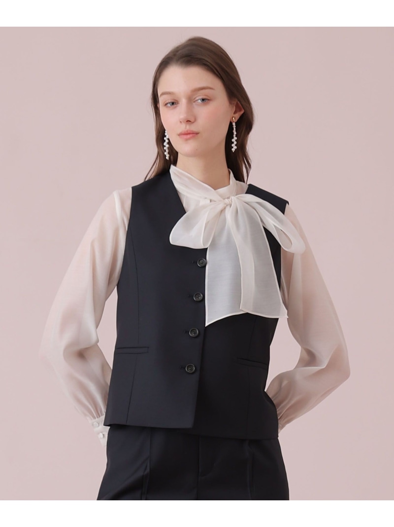 SUMMER OFFICE WEAR｜冷やりとしたに整う、夏の通い表現スタイル