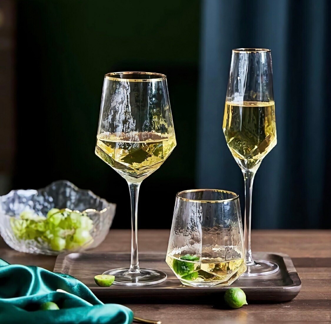 楽天市場 ゴールドフレーム ワイングラス ワイングラス ワイングラスセット ワイン グラス ガラス おしゃれ ペアセット ２点セット プレゼント ギフト 結婚祝い 赤ワイン ５５０ml スタイリッシュ 来客用 贈り物 海外インテリア雑貨 And Classy