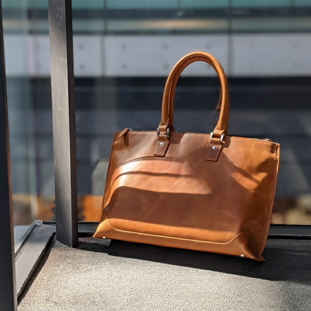 楽天市場 とことん革にこだわる人の トートバッグ フルグレインレザー ビジネス 本革 エイジング メンズ 本革 革 レザー 軽量 デザイン エイジング 通勤 出張 大きめ トート 自立 Pcバッグ 銀面 ギフト 贈り物 ブランド Biz 本革バッグ Anday