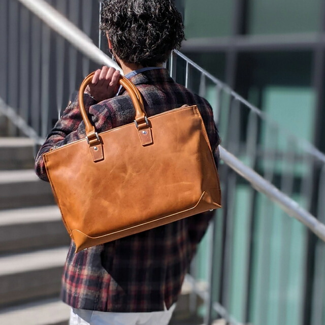 楽天市場 とことん革にこだわる人の トートバッグ フルグレインレザー ビジネス 本革 エイジング メンズ 本革 革 レザー 軽量 デザイン エイジング 通勤 出張 大きめ トート 自立 Pcバッグ 銀面 ギフト 贈り物 ブランド Biz 本革バッグ Anday