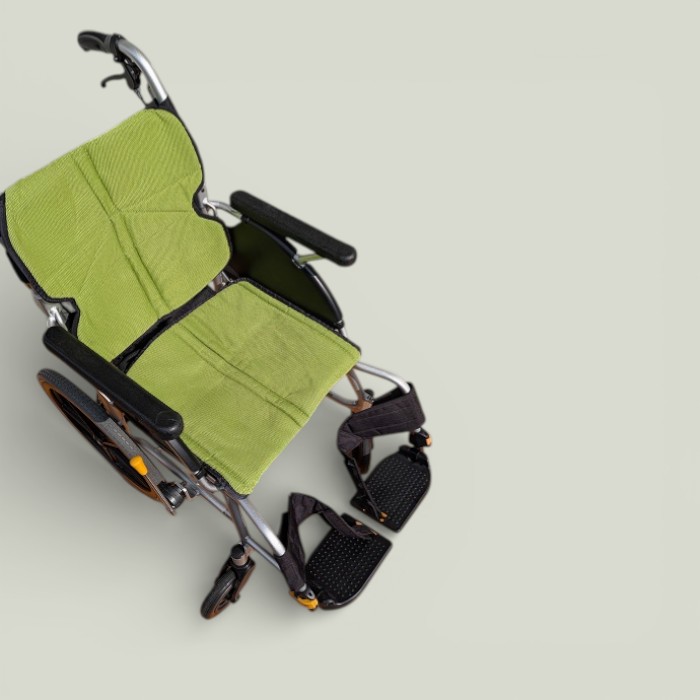 【中古】　送料無料　松永製作所　介助式車椅子　ネクストコア　NEXT-21B-40 km-26-0210-04