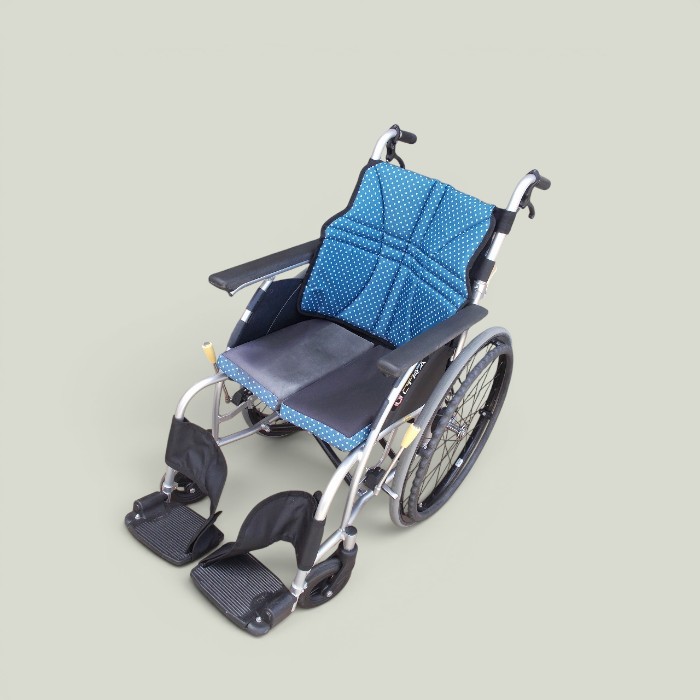 【中古】 ワケアリ 貨物輸送無料 自走式車いす ウルトラ続きもの NA-U1  ts-26-0507-08