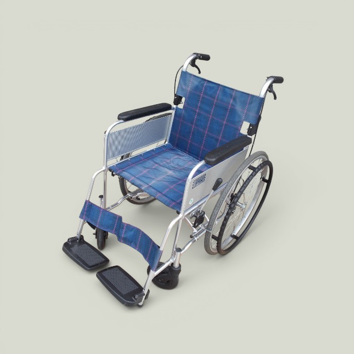 【中古】 貨物輸送無料 ミキ 自走式車椅子 MC-43KDB      ts-26-0424-09