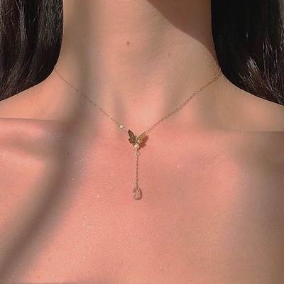 ネックスレス 蝶 淡水パール風 レディース きれいめ 上品 エレガント 高級感 アクセサリー かわいい 大人可愛い パーティー お呼ばれ 結婚式 披露宴 二次会 華やか 普段使い デート 女子会 映え SNS 10代 20代 30代 個性的 送料無料