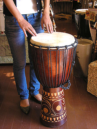 楽天市場】アジアの楽器ジャンベ[太鼓]H.60cmドットペイントブラウン 