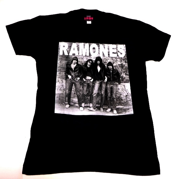 【楽天市場】/RAMONES ラモーンズ1st album cover オフィシャル バンドTシャツ / 2枚までメール便対応可 / あす楽