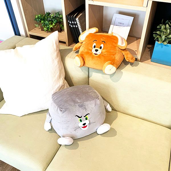 トム ジェリー ジェリー もっちりクッション ファニーアート ジェリー ブラウン クッション 送料込み 宅配便配送 53 割引 Saferoad Com Sa