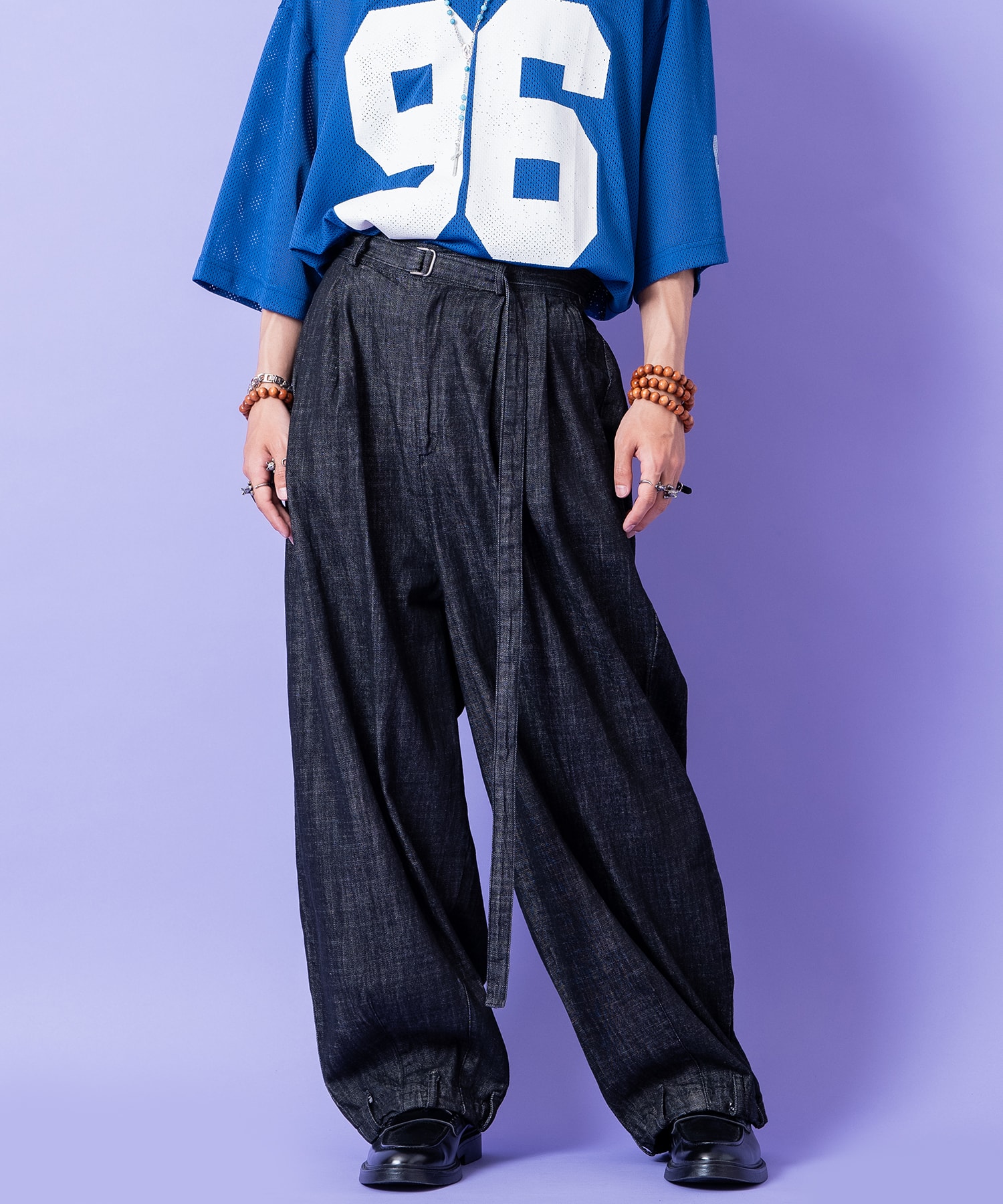 a.p.o.v. ベルトループ裾&ロングベルトウエストドレープタックバルーンデニムパンツ / ジーンズ メンズ レディース ユニセックス ワイド