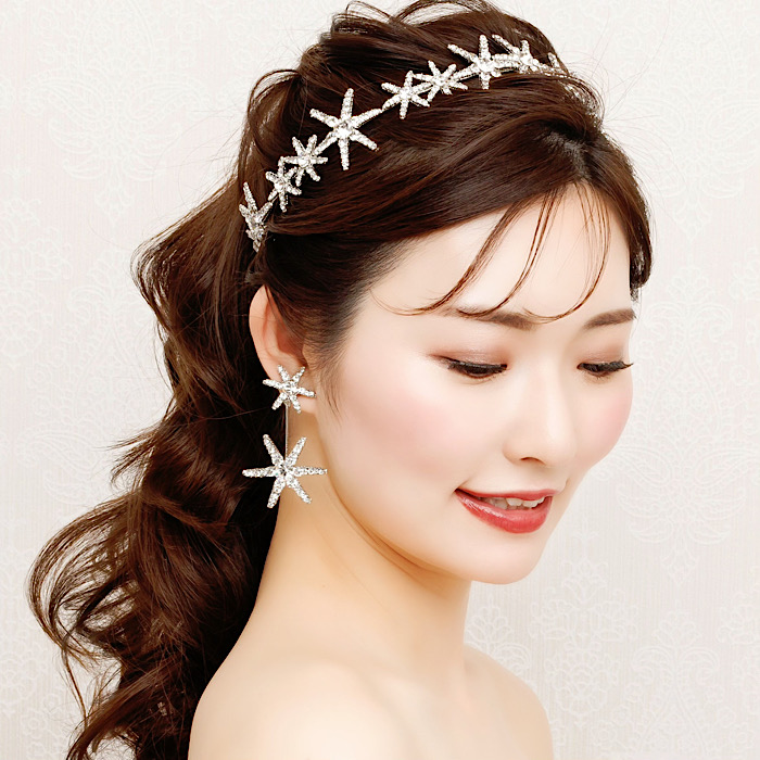 ANNAN WEDDINGの星型ビジューピン・ピアスセット ANNAN WEDDINGの星型ビジューピン・ピアスセット