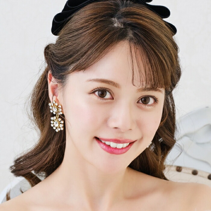【トレンドを押さえた最旬アイテム】ブライダルイヤリング 小枝イヤリング ビジュー ウエディング　ゴールド 結婚式 小物 アイテム 前撮り 花嫁 二次会 海外挙式 小枝アクセサリー パーティー 卒業　大きめ　　大ぶり　揺れる　タッセル　花　長め　　人気